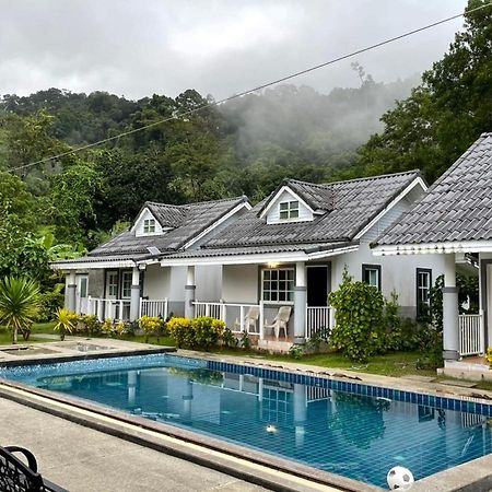 Suksompong Resort Khao Lak Dış mekan fotoğraf