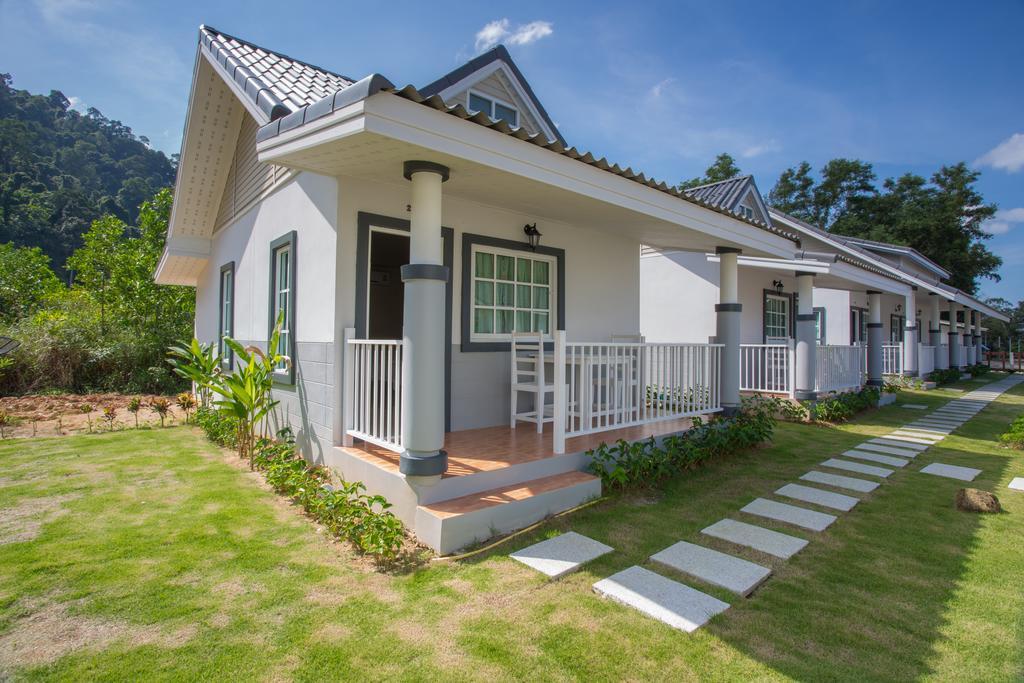 Suksompong Resort Khao Lak Dış mekan fotoğraf