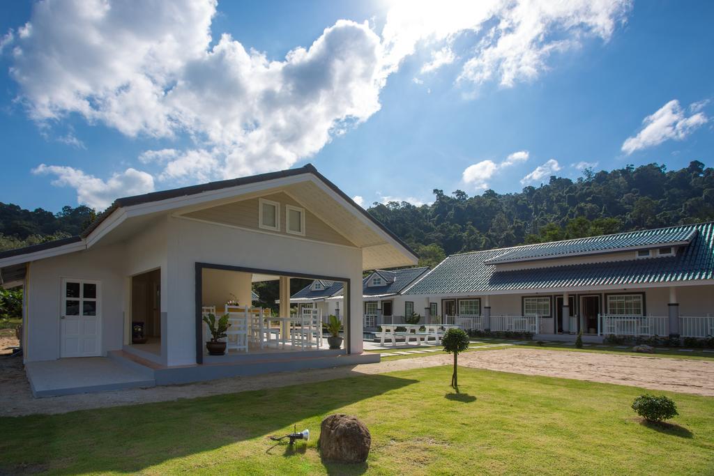 Suksompong Resort Khao Lak Dış mekan fotoğraf