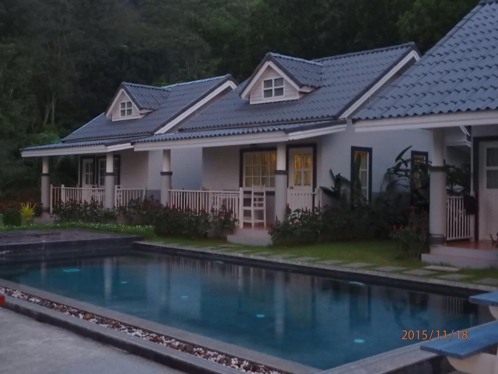 Suksompong Resort Khao Lak Dış mekan fotoğraf