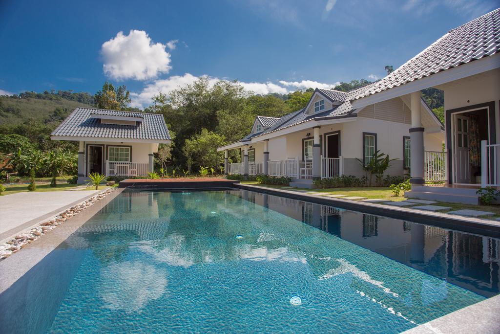 Suksompong Resort Khao Lak Dış mekan fotoğraf