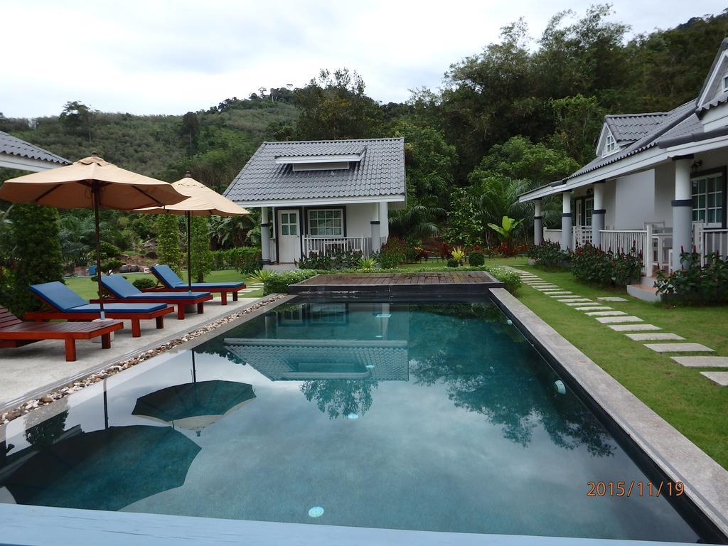 Suksompong Resort Khao Lak Dış mekan fotoğraf